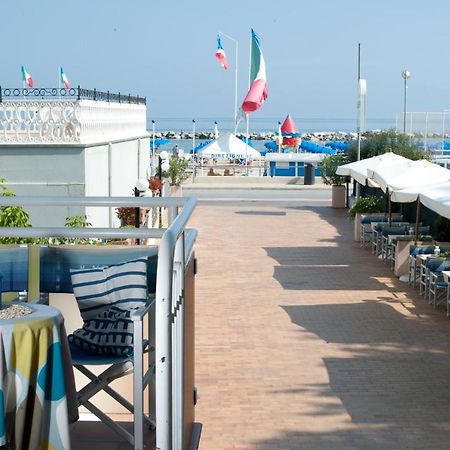 Hotel Alsen Ріміні Екстер'єр фото