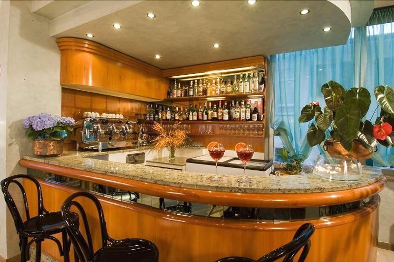 Hotel Alsen Ріміні Екстер'єр фото