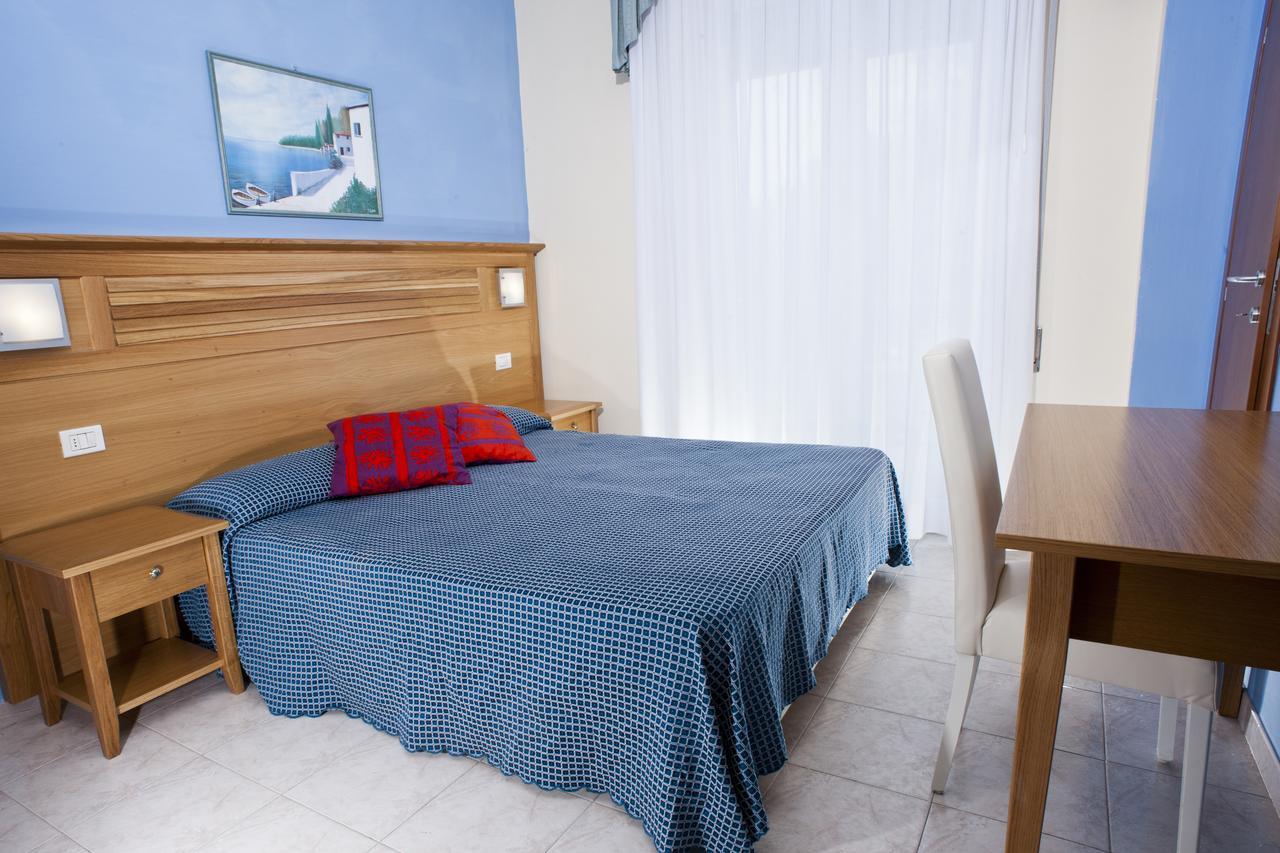 Hotel Alsen Ріміні Екстер'єр фото