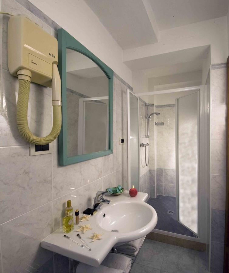 Hotel Alsen Ріміні Екстер'єр фото