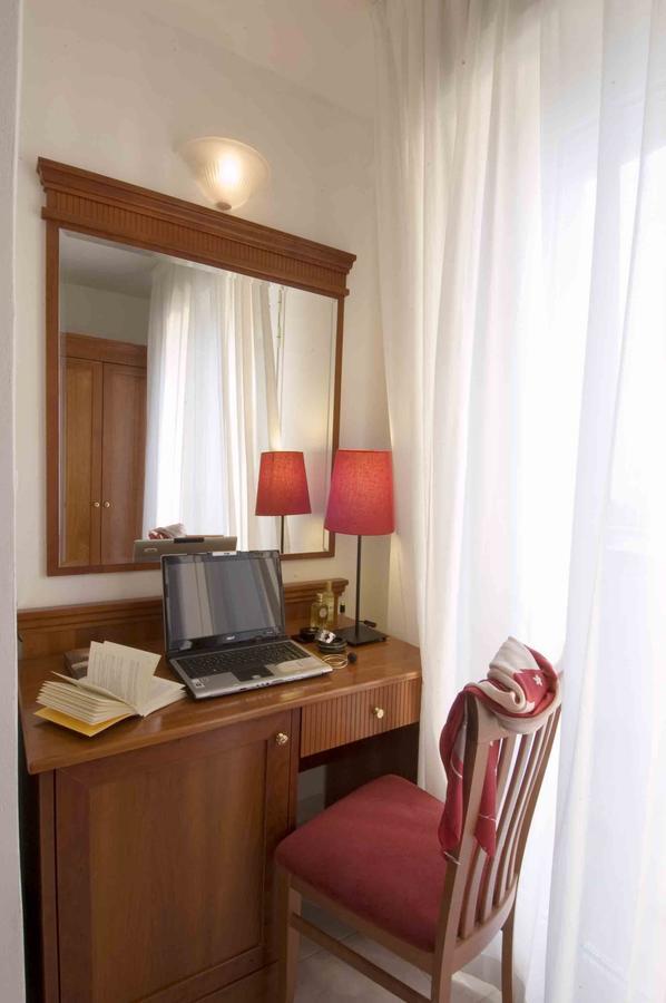 Hotel Alsen Ріміні Екстер'єр фото