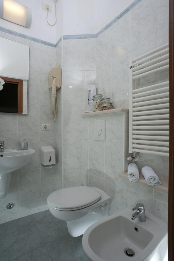Hotel Alsen Ріміні Екстер'єр фото