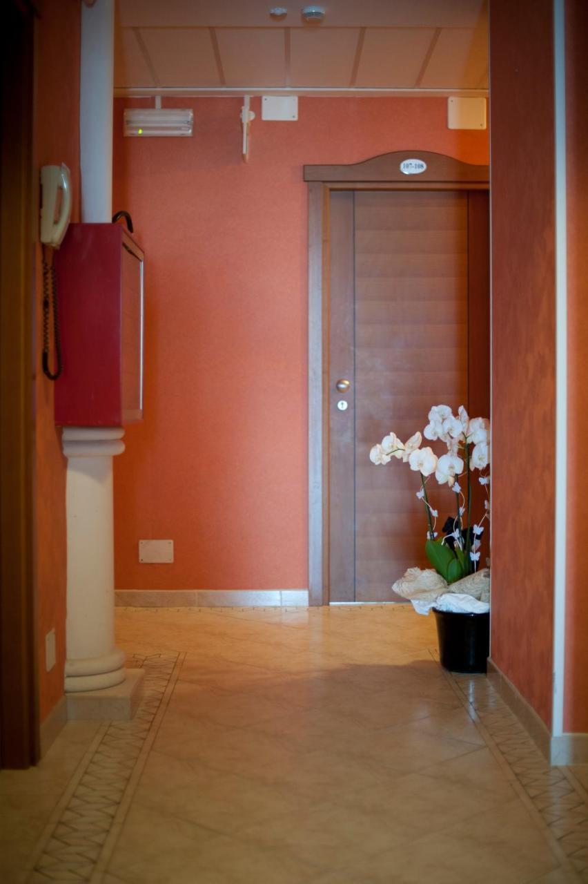 Hotel Alsen Ріміні Екстер'єр фото